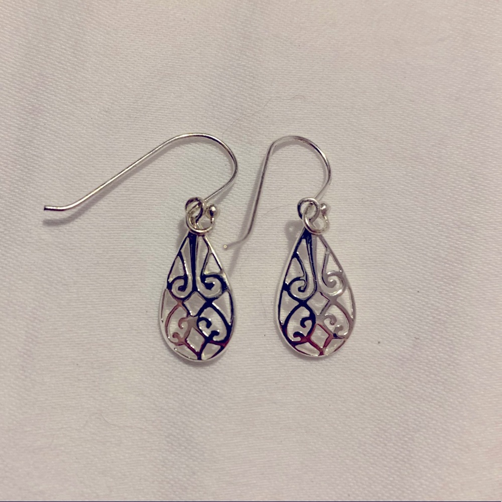 Silver Rain Drop Patterned Dangling Earrings